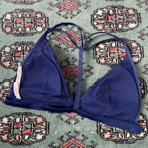 Victoria’s Secret blue lace Daisy bralette - Picture 4 of 5